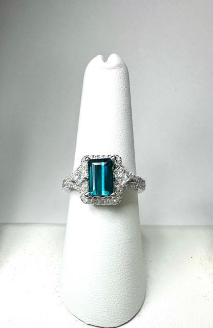 Beautiful White Gold Emerald Cut Ring