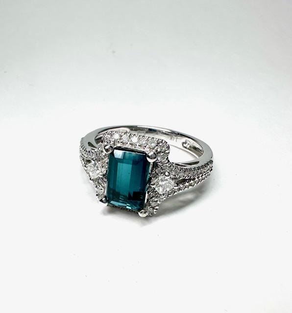 Beautiful White Gold Emerald Cut Ring